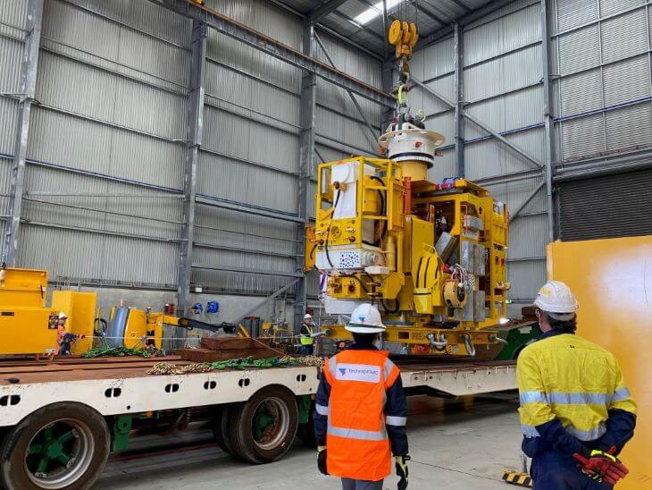 Placing a large cargo on the truck