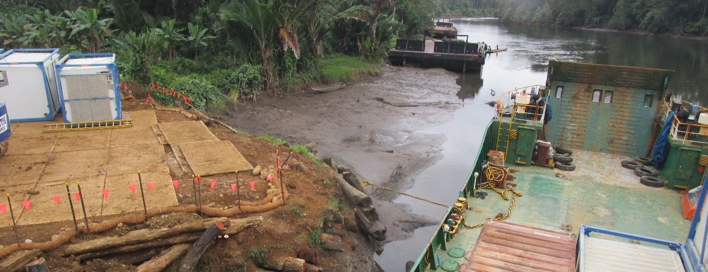 The ship with containers on the river